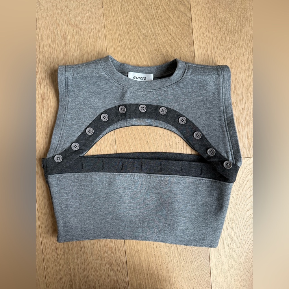 Danielle Guizio
Button Placket Knit Tank size L